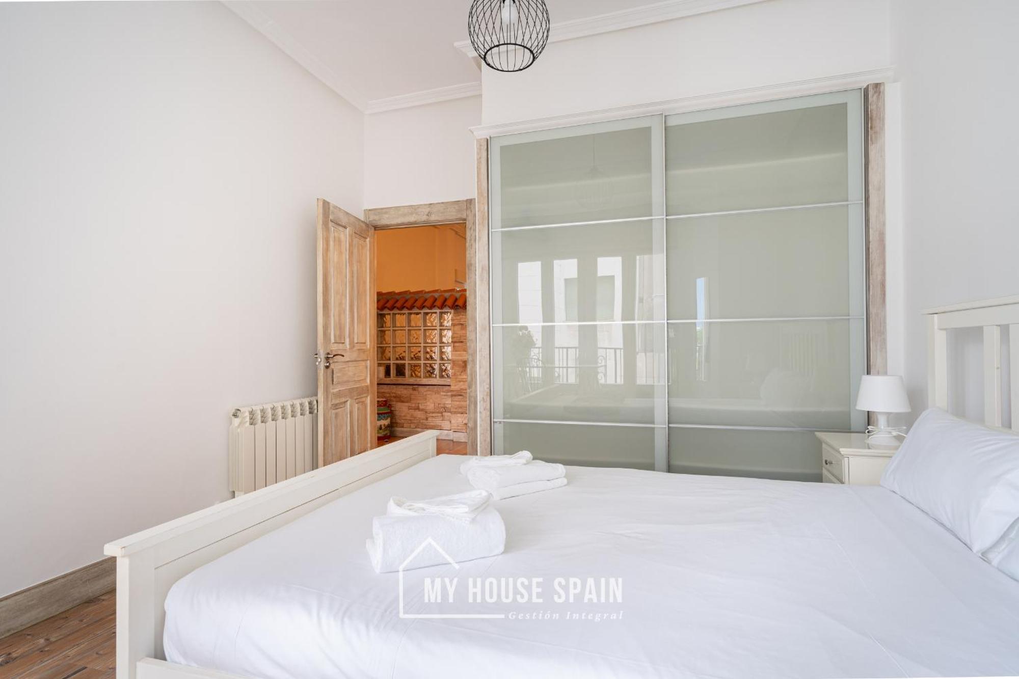 Myhousespain - Piso Reformado En El Centro 기욘 외부 사진